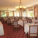 Moderno Hotel 3*