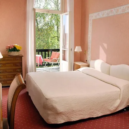 Moderno Hotel 3*