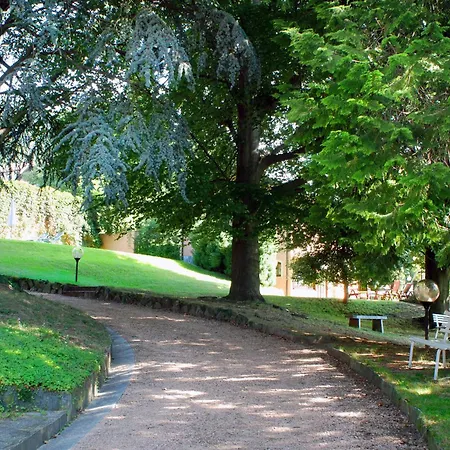 Moderno فندق Premeno