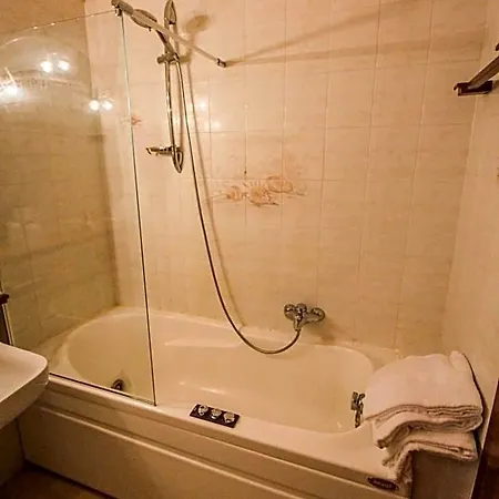Moderno 3*