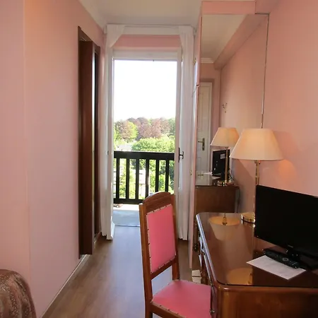 Moderno Hotel 3*