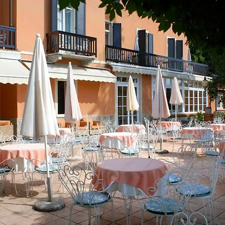 Hotel Moderno 3*