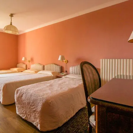 Moderno Hotell 3*